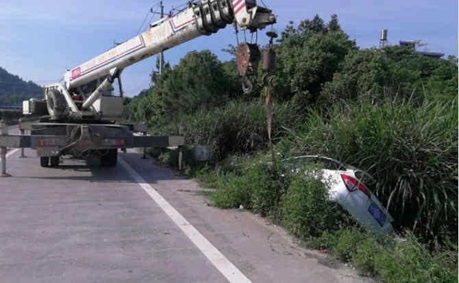 乌达区重载吊车救援 乌达区重载吊车救援